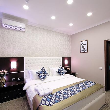 Premier Hotel Bishkek Exteriör bild
