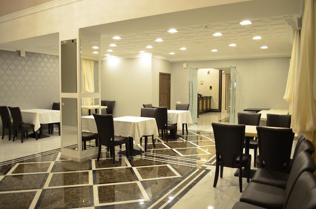 Premier Hotel Bishkek Exteriör bild