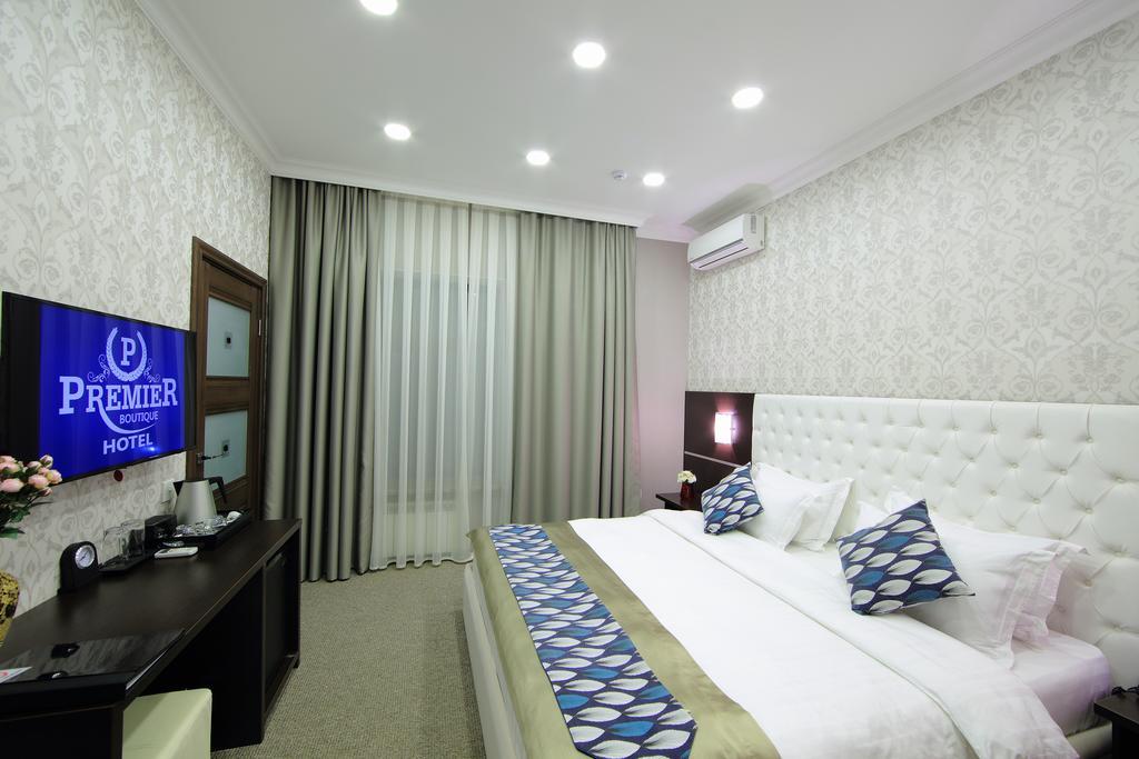 Premier Hotel Bishkek Exteriör bild