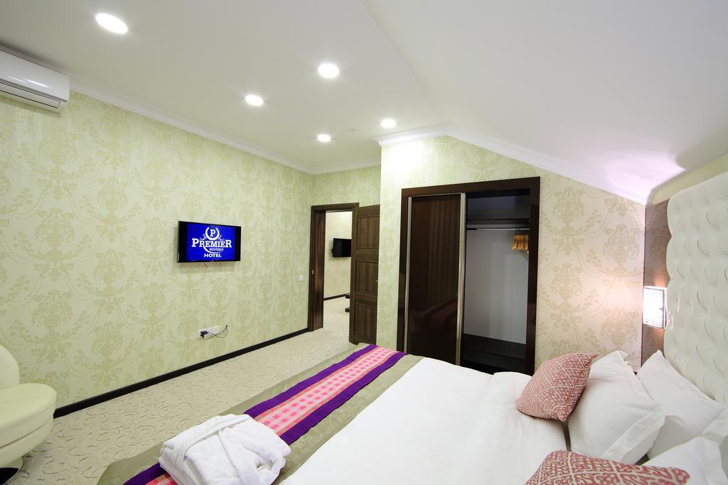 Premier Hotel Bishkek Exteriör bild
