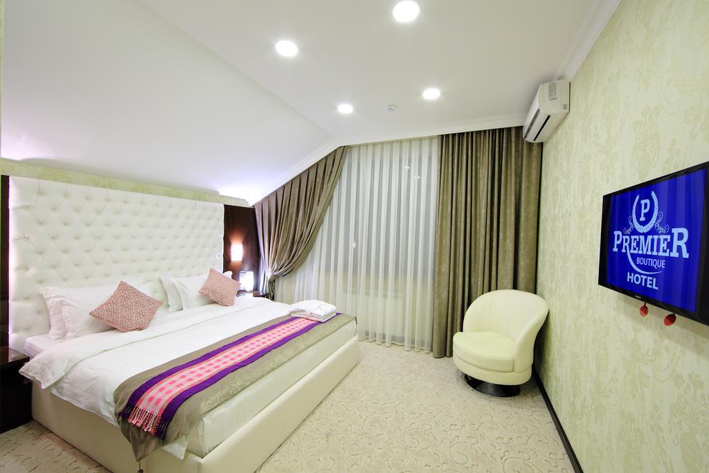 Premier Hotel Bishkek Exteriör bild