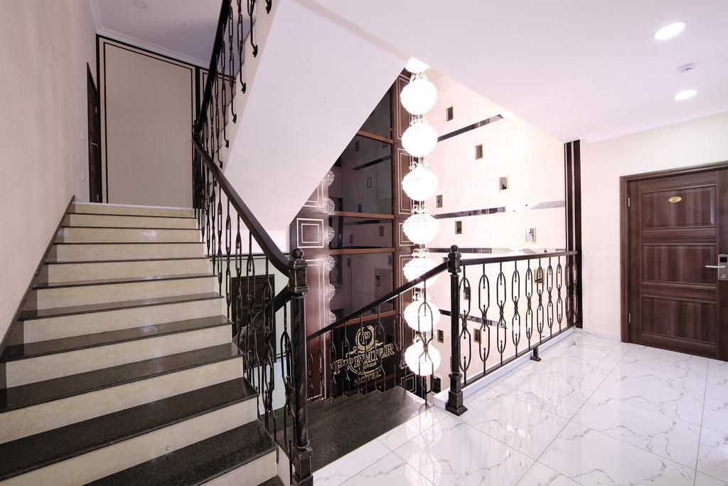 Premier Hotel Bishkek Exteriör bild